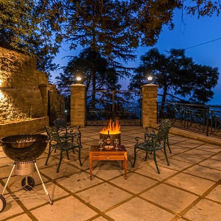 Stayvista At Paris Villa With Pvt Pool & Valley View Kasauli Exteriör bild
