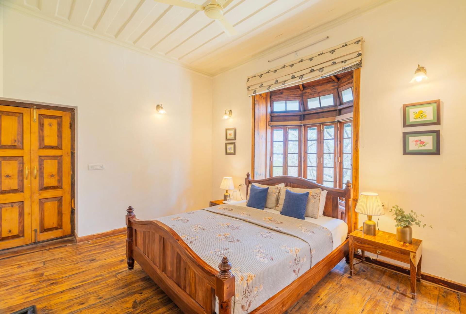Stayvista At Paris Villa With Pvt Pool & Valley View Kasauli Exteriör bild
