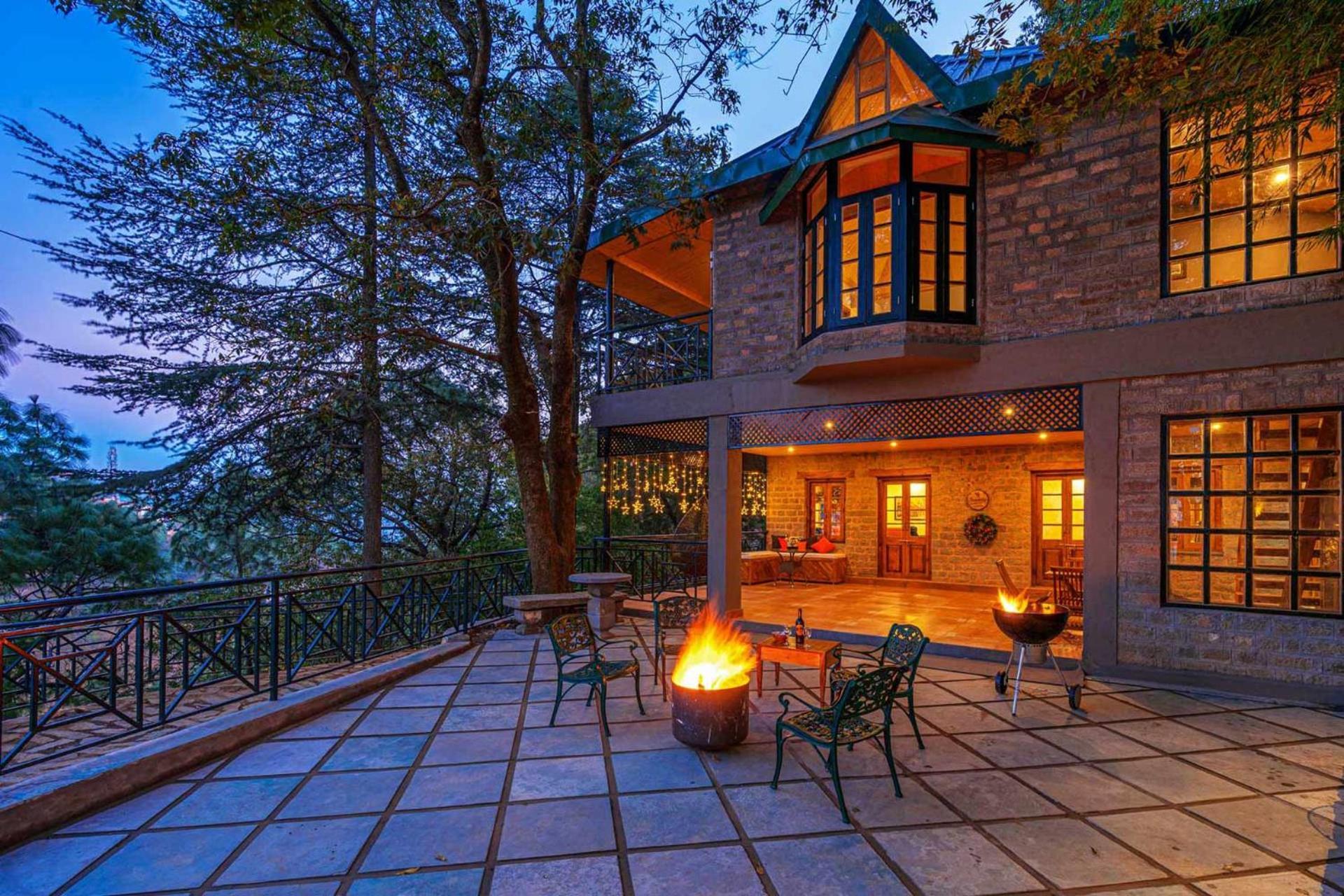 Stayvista At Paris Villa With Pvt Pool & Valley View Kasauli Exteriör bild